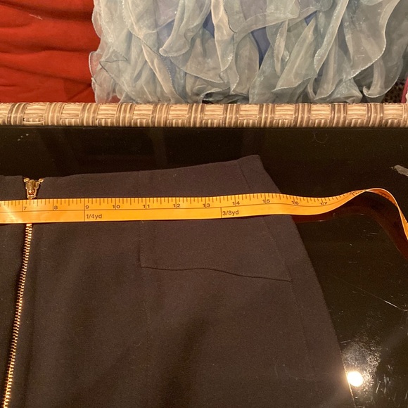 COPY - Cute black pencil skirt by Inc with adjustable zipper - Picture 2 of 5